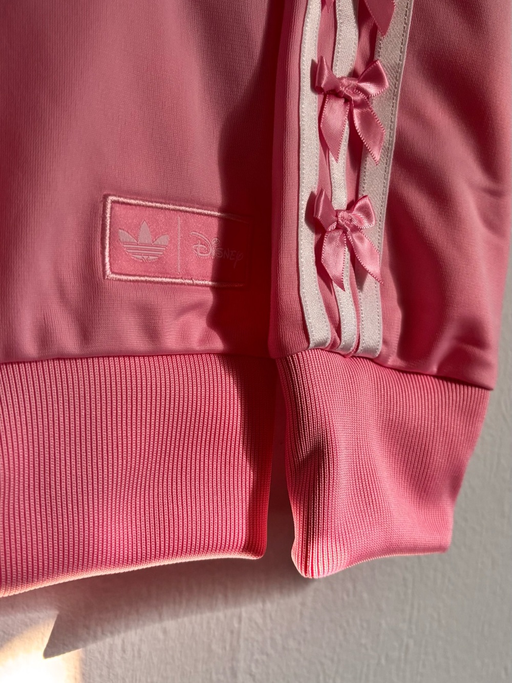 ✨ Wonderland Streetwear: Disney x Adidas Cheshire Cat Pink Track Jacket ✨ - Picture 7 of 7